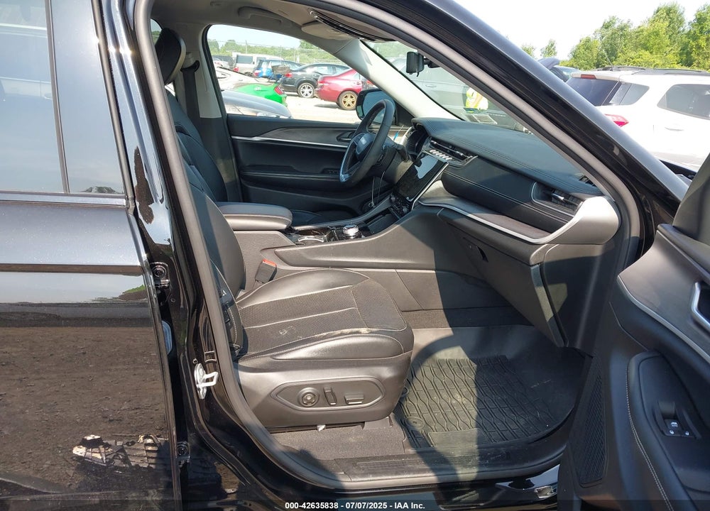 2023 JEEP GRAND CHEROKEE L VIN: 1C4RJKBGXP8701778
