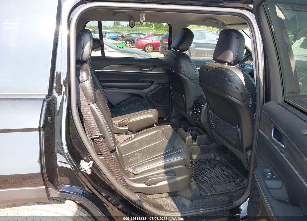 2023 JEEP GRAND CHEROKEE L VIN: 1C4RJKBGXP8701778