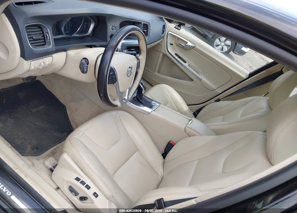 2015 VOLVO S60 VIN: YV126MFKXF2351397