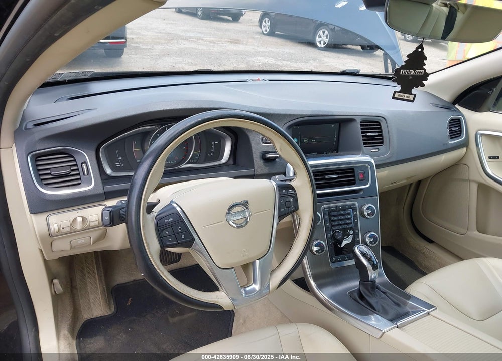 2015 VOLVO S60 VIN: YV126MFKXF2351397