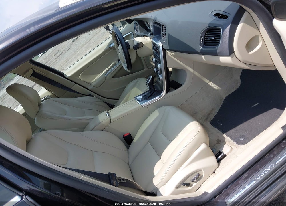 2015 VOLVO S60 VIN: YV126MFKXF2351397