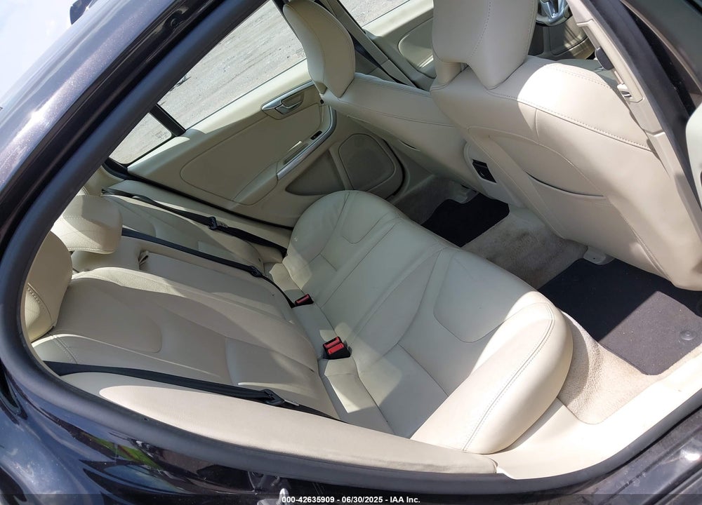 2015 VOLVO S60 VIN: YV126MFKXF2351397
