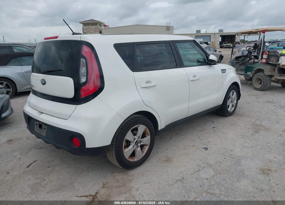 2018 KIA SOUL VIN: KNDJN2A27J7610570