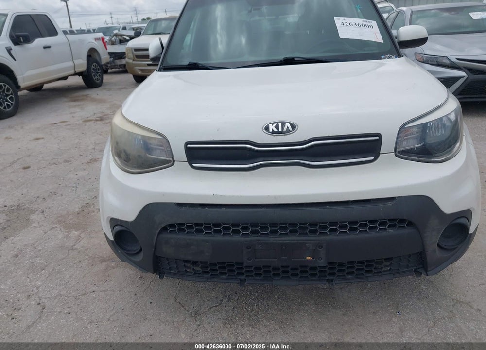 2018 KIA SOUL VIN: KNDJN2A27J7610570