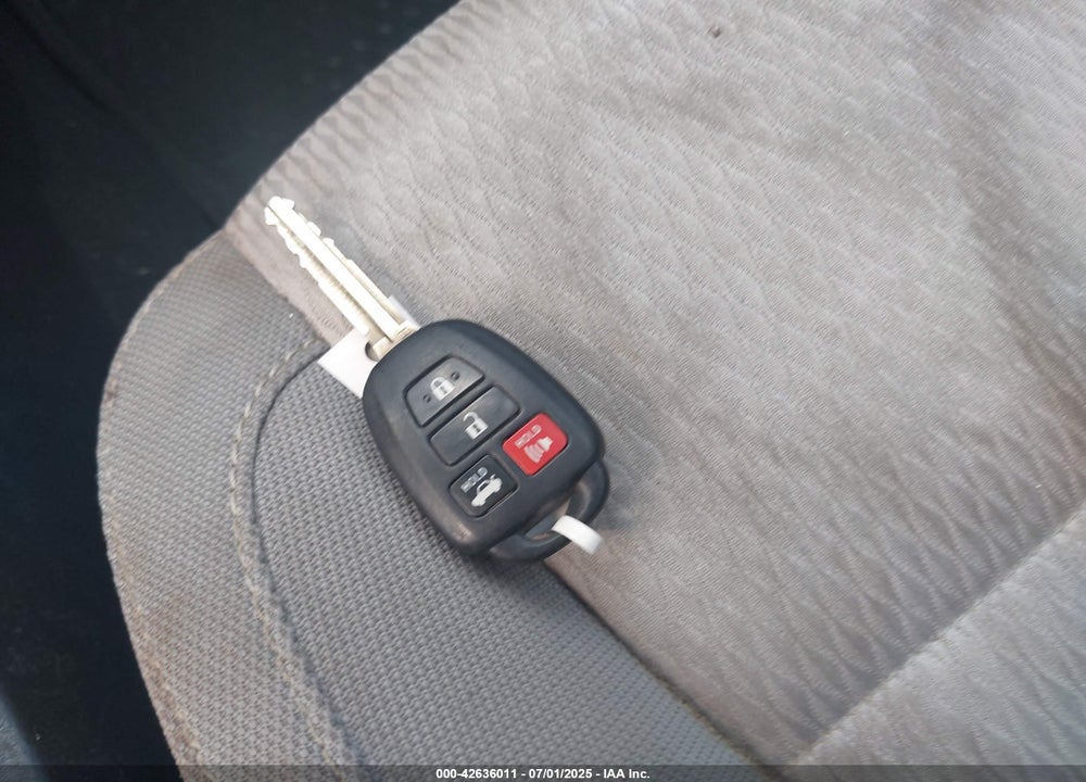 2014 TOYOTA COROLLA VIN: 5YFBURHE1EP076275