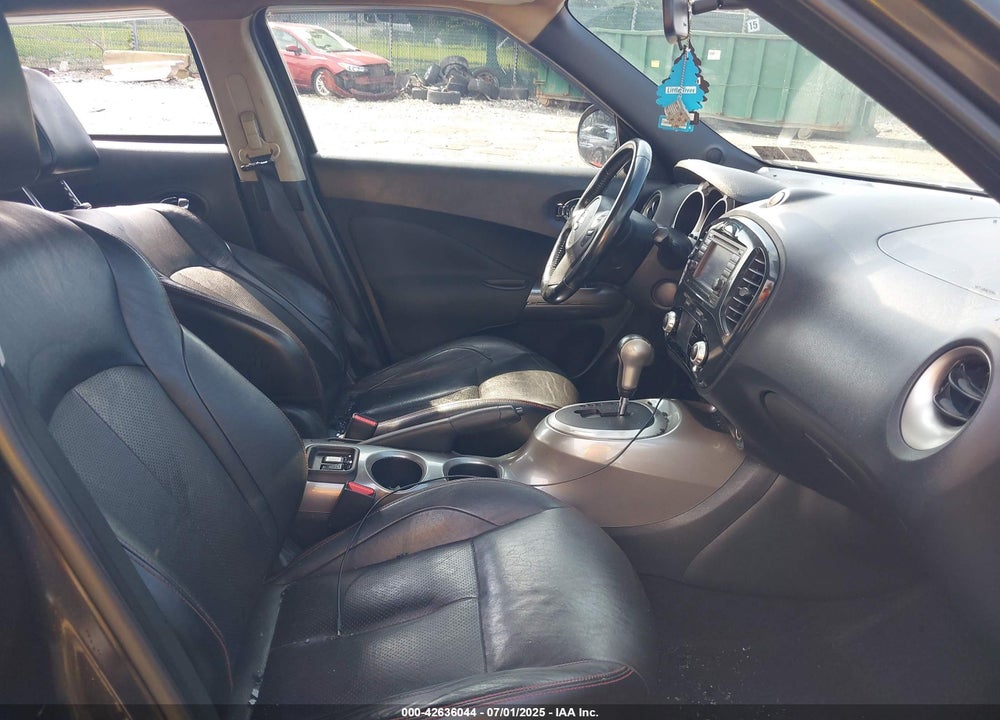 2011 NISSAN JUKE VIN: JN8AF5MV8BT023845