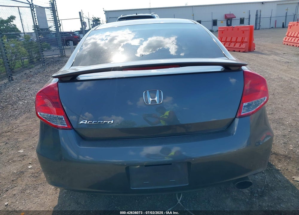 2012 HONDA ACCORD VIN: 1HGCS1B37CA014031