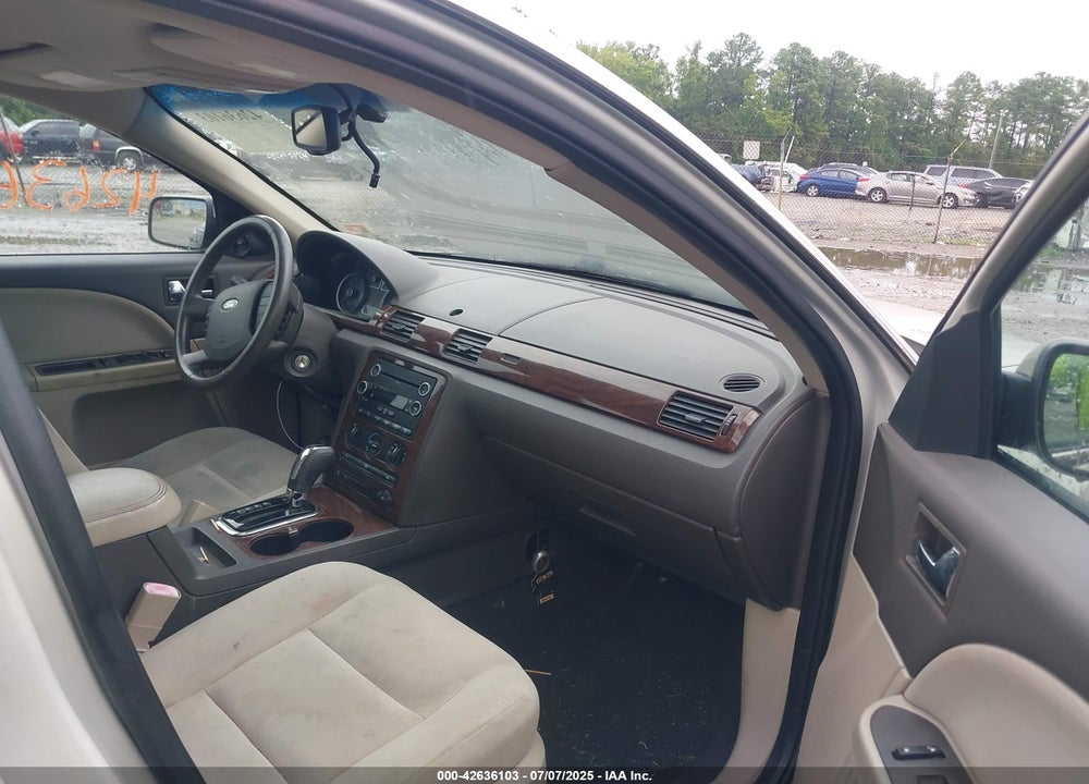 2008 FORD TAURUS VIN: 1FAHP24W78G131136