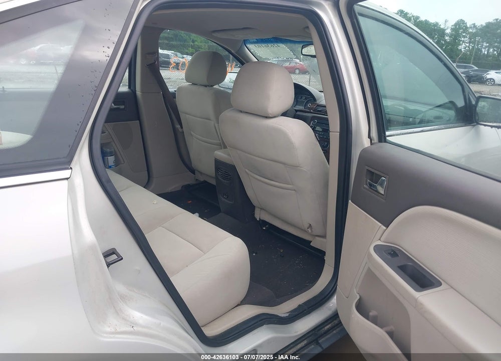 2008 FORD TAURUS VIN: 1FAHP24W78G131136