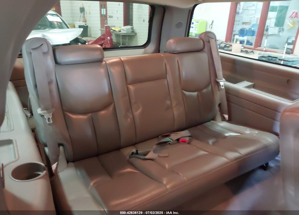 2005 GMC YUKON XL 1500 DENALI VIN: 1GKFK66U35J262408