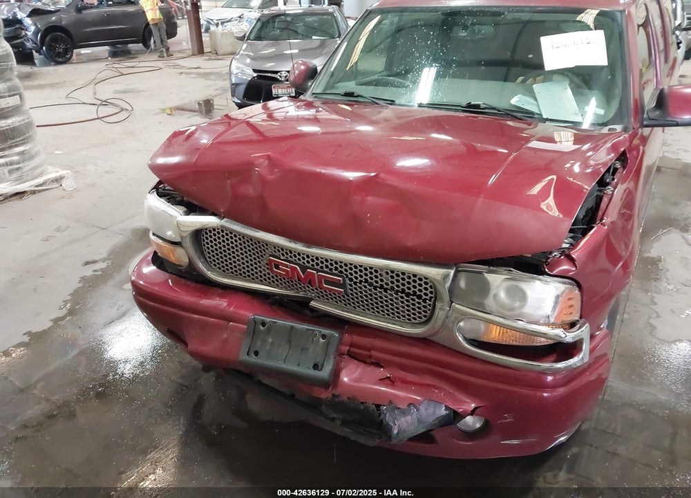 2005 GMC YUKON XL 1500 DENALI VIN: 1GKFK66U35J262408