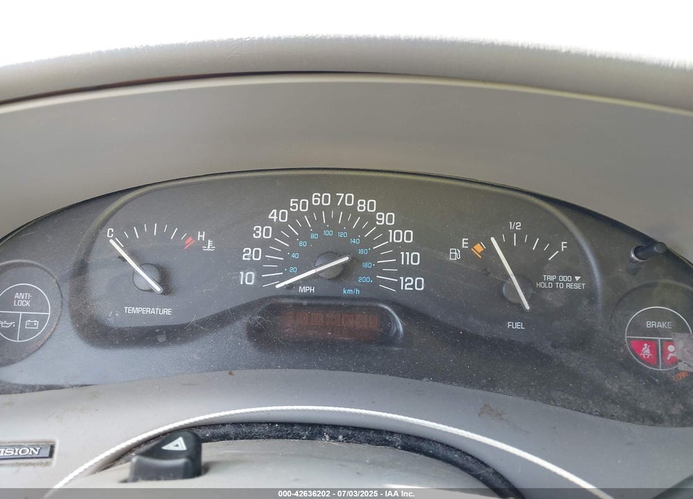 2001 BUICK CENTURY CUSTOM VIN: 2G4WS52J211136669