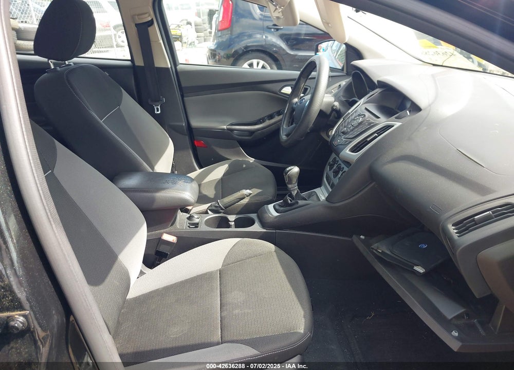 2014 FORD FOCUS VIN: 1FADP3K21EL457439