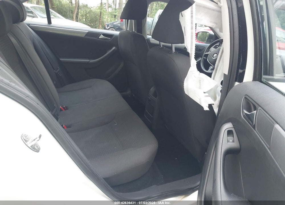 2015 VOLKSWAGEN JETTA VIN: 3VWD17AJ7FM292814