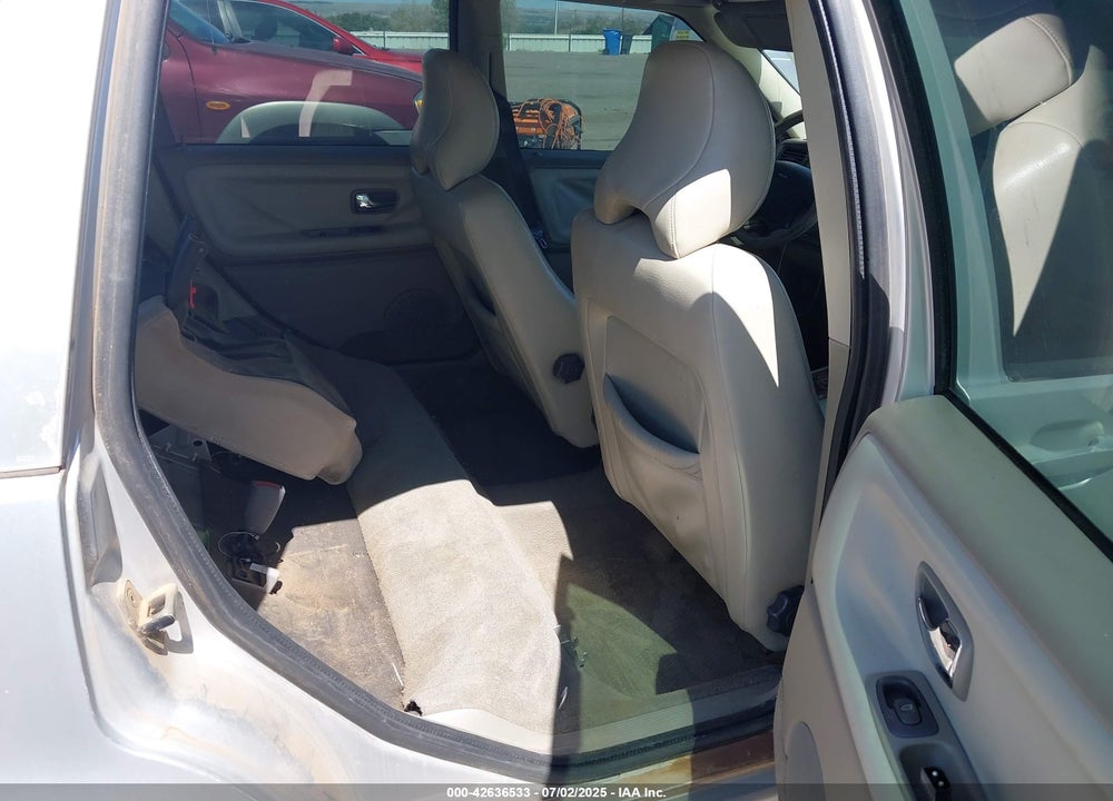2000 VOLVO V70 SE VIN: YV1LW61J8Y2647178