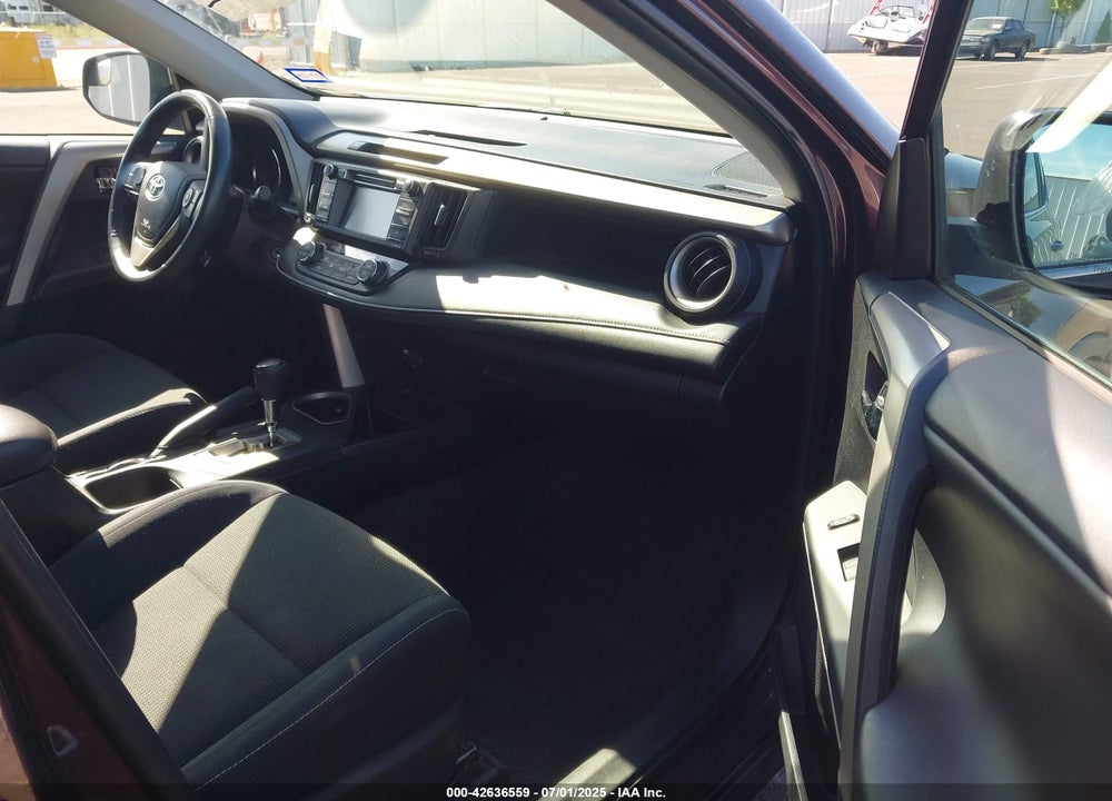 2016 TOYOTA RAV4 XLE VIN: 2T3WFREV8GW285764