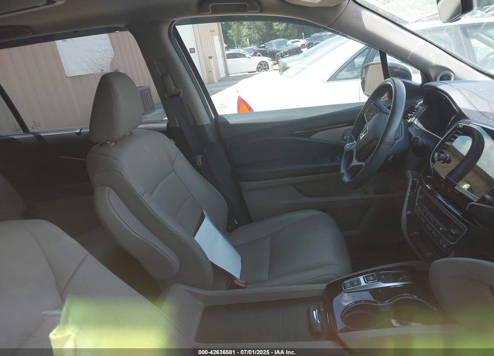 2022 HONDA PILOT VIN: 5FNYF5H96NB004676