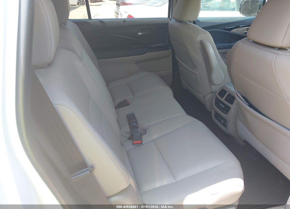2022 HONDA PILOT VIN: 5FNYF5H96NB004676