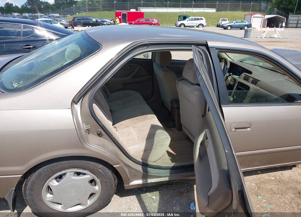 1999 TOYOTA CAMRY VIN: 4T1BG22K4XU612859