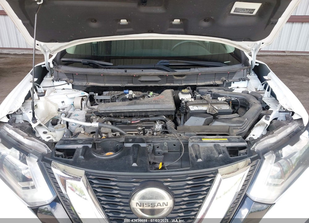 2018 NISSAN ROGUE S VIN: KNMAT2MTXJP609228