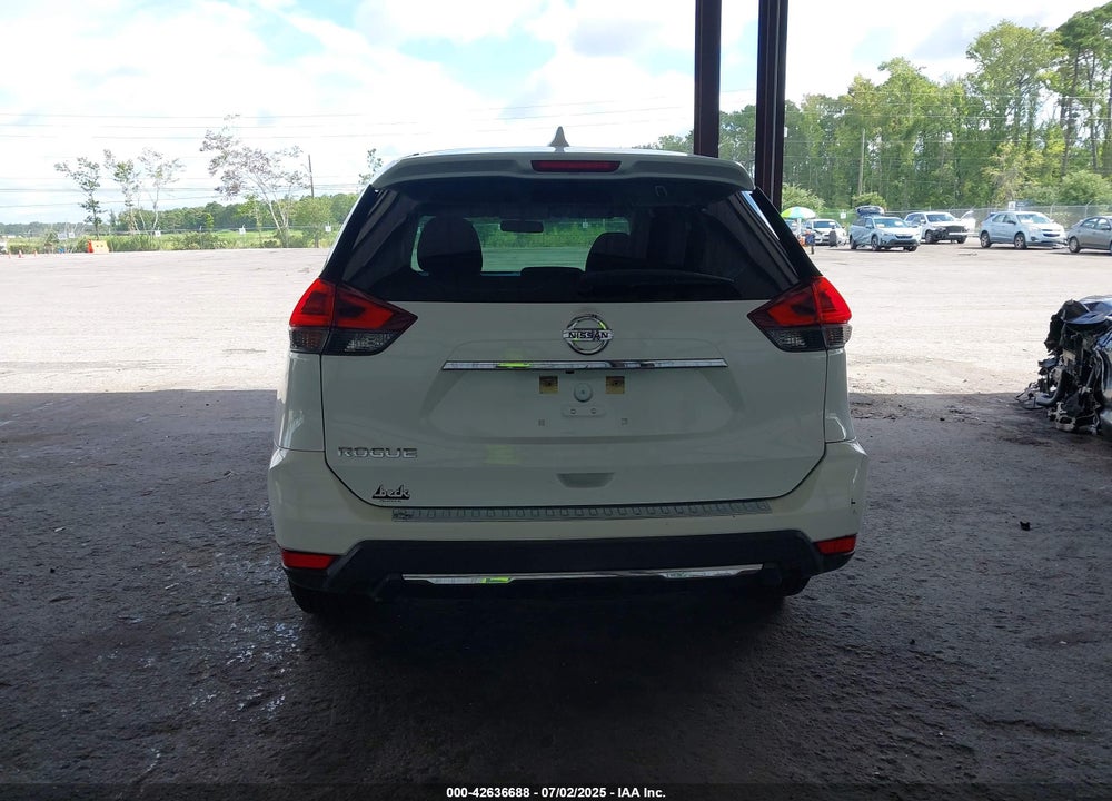 2018 NISSAN ROGUE S VIN: KNMAT2MTXJP609228