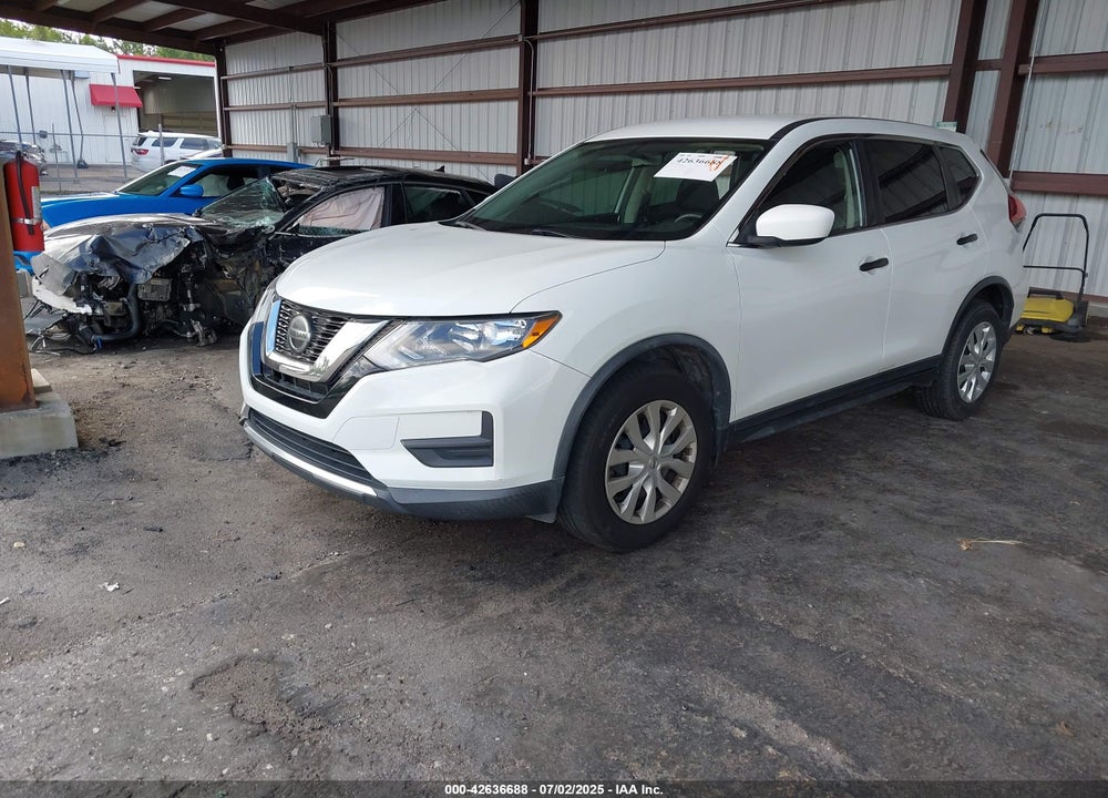 2018 NISSAN ROGUE S VIN: KNMAT2MTXJP609228