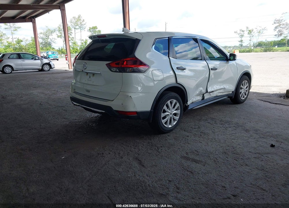 2018 NISSAN ROGUE S VIN: KNMAT2MTXJP609228