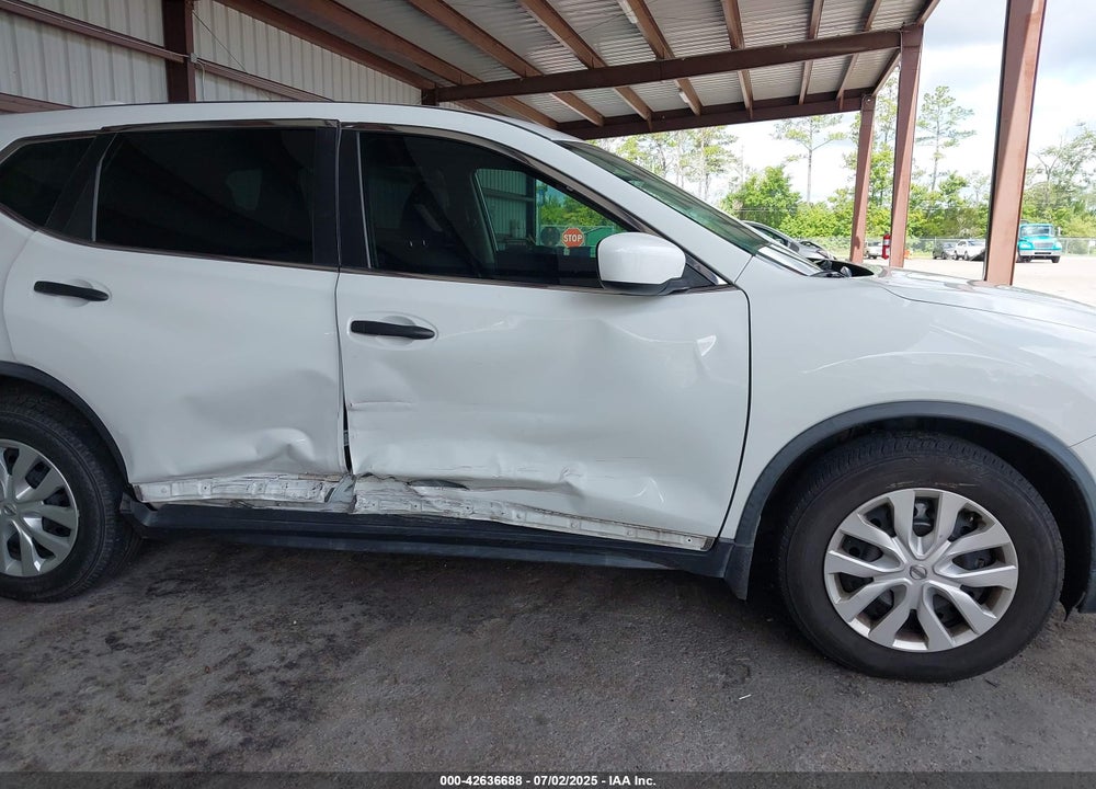 2018 NISSAN ROGUE S VIN: KNMAT2MTXJP609228