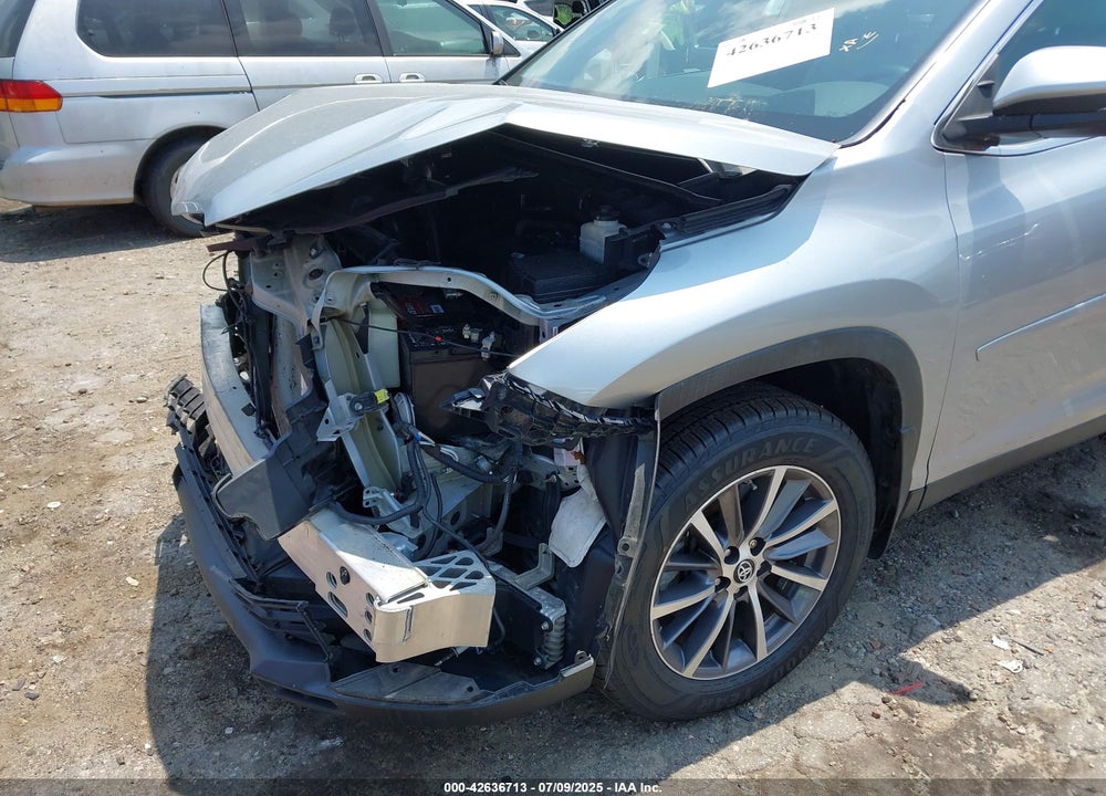 2019 TOYOTA HIGHLANDER VIN: 5TDJZRFH6KS614952