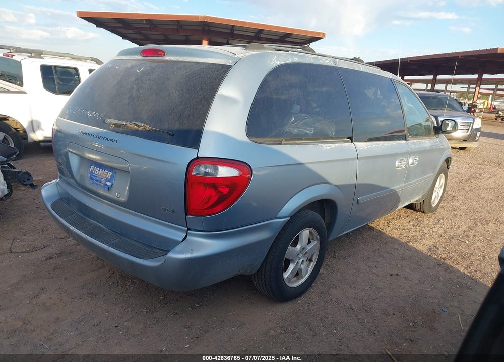 2005 DODGE GRAND CARAVAN SXT VIN: 2D4GP44L55R483006