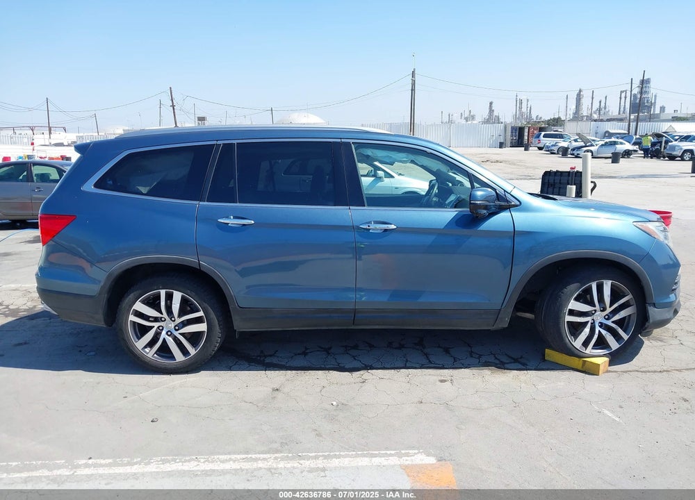 2017 HONDA PILOT VIN: 5FNYF5H94HB011050
