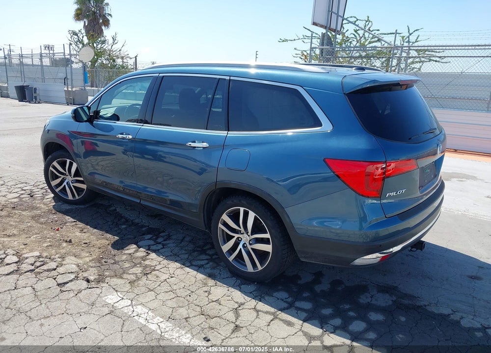 2017 HONDA PILOT VIN: 5FNYF5H94HB011050
