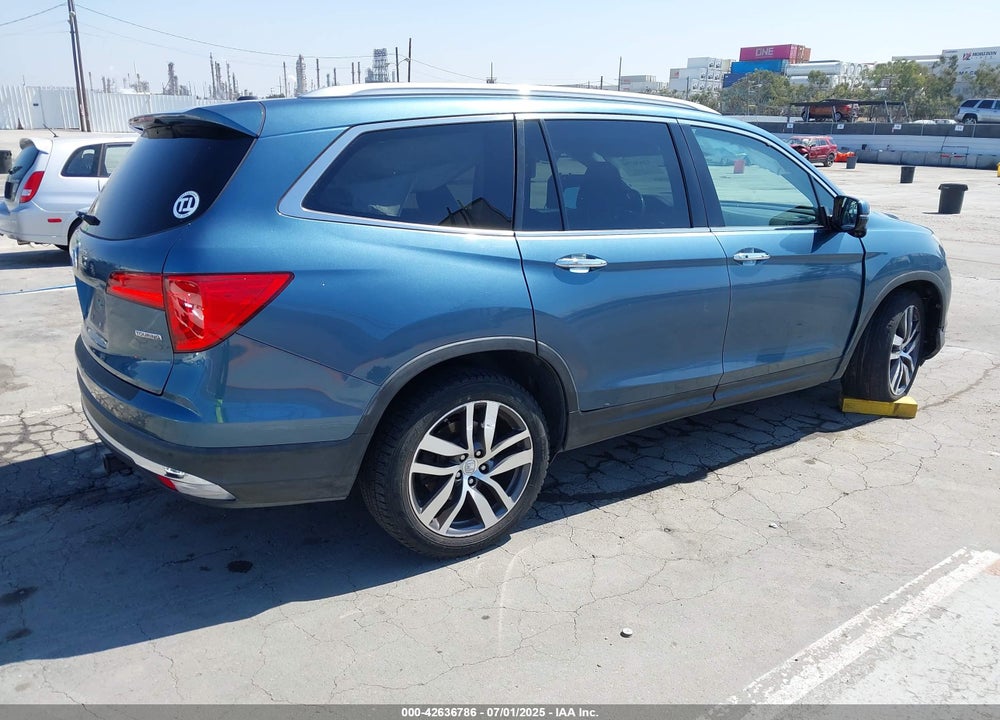 2017 HONDA PILOT VIN: 5FNYF5H94HB011050