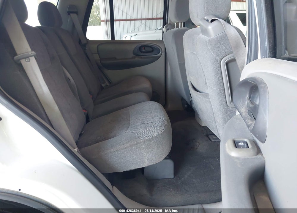 2003 CHEVROLET TRAILBLAZER LT VIN: 1GNDS13S832185042