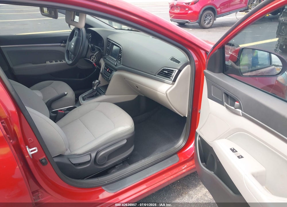 2017 HYUNDAI ELANTRA VIN: 5NPD84LF2HH054318
