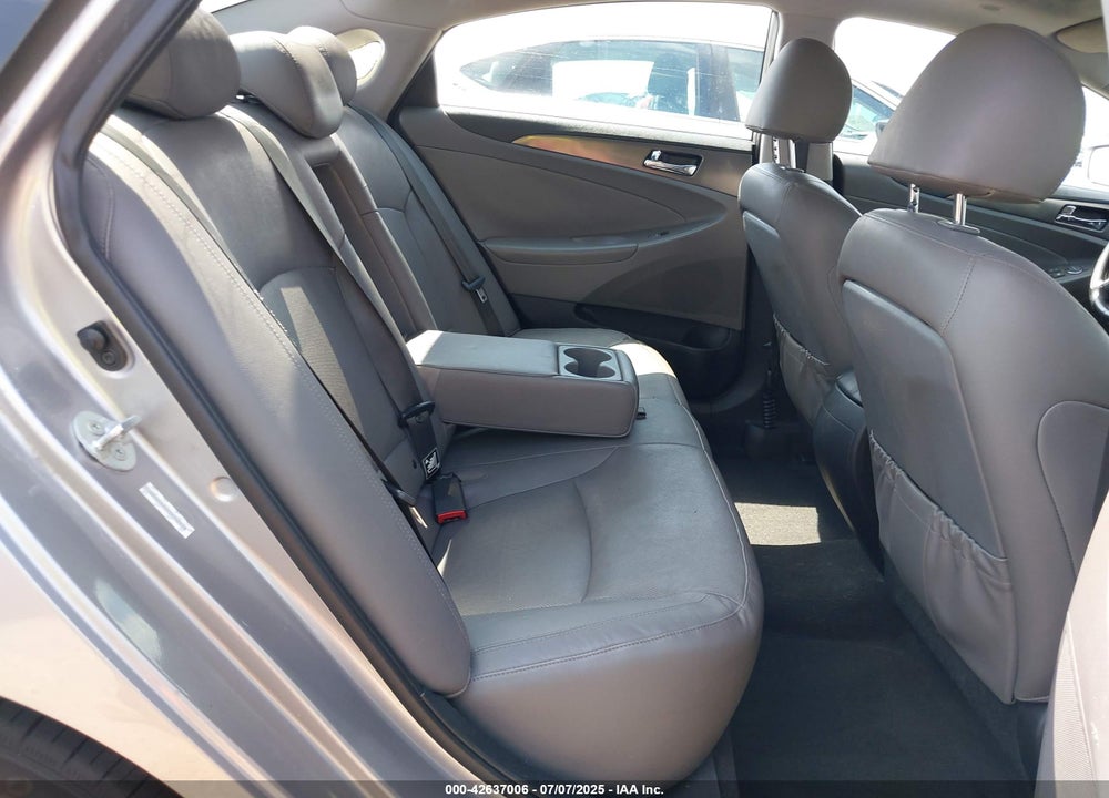 2014 HYUNDAI SONATA HYBRID VIN: KMHEC4A49EA105218