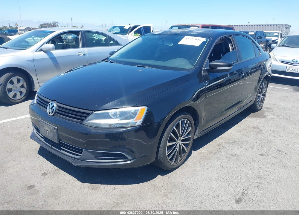 2011 VOLKSWAGEN JETTA 2.5L SE VIN: 3VWDZ7AJ0BM372281