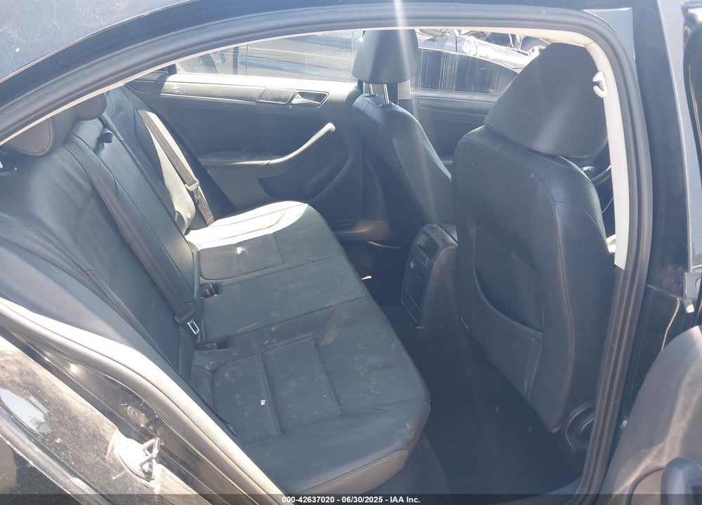 2011 VOLKSWAGEN JETTA 2.5L SE VIN: 3VWDZ7AJ0BM372281