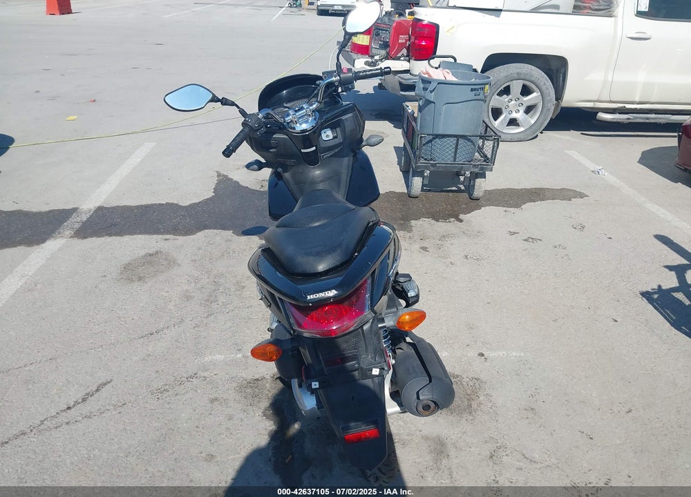 2013 HONDA PCX VIN: MLHKF1213D5006464