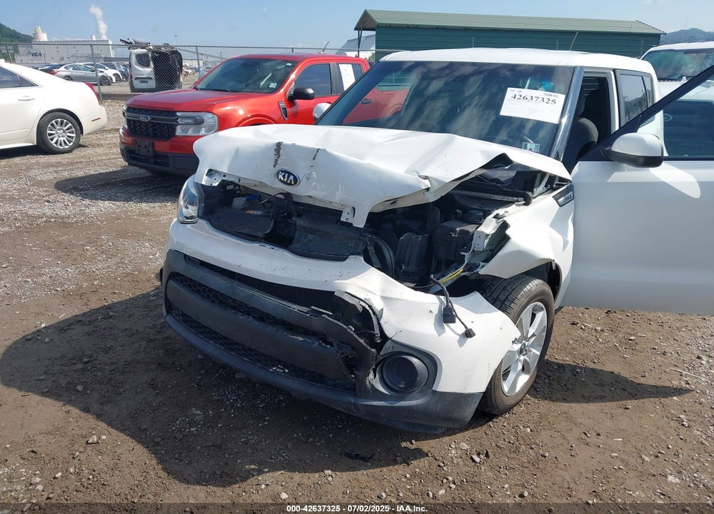 2018 KIA SOUL VIN: KNDJN2A29J7901801