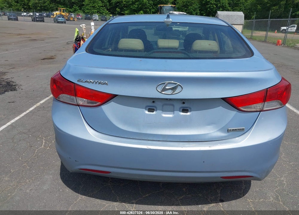 2013 HYUNDAI ELANTRA VIN: KMHDH4AE3DU509859