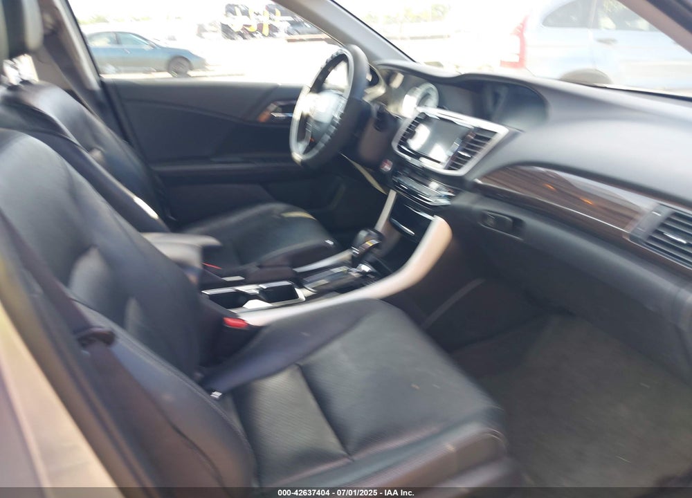 2017 HONDA ACCORD VIN: 1HGCR2F85HA154609