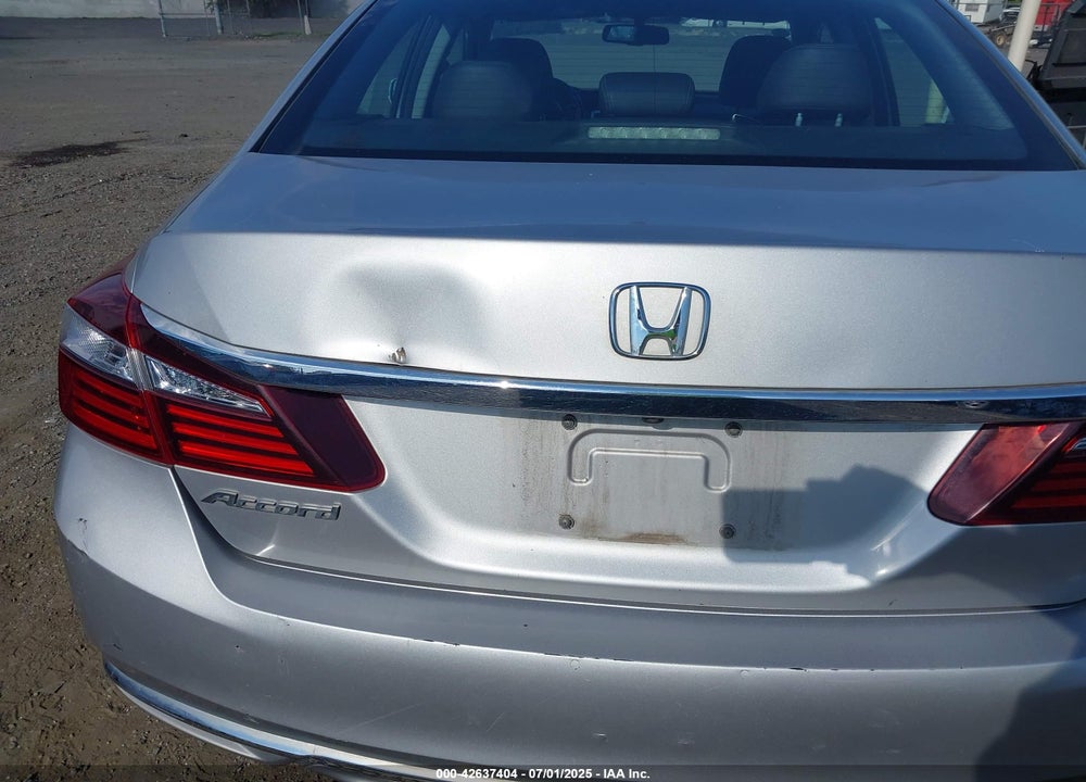 2017 HONDA ACCORD VIN: 1HGCR2F85HA154609