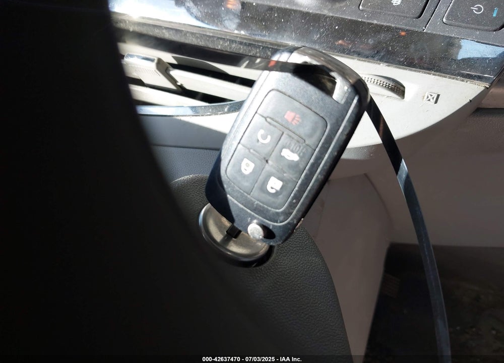 2011 BUICK LACROSSE VIN: 1G4GC5EC8BF272121