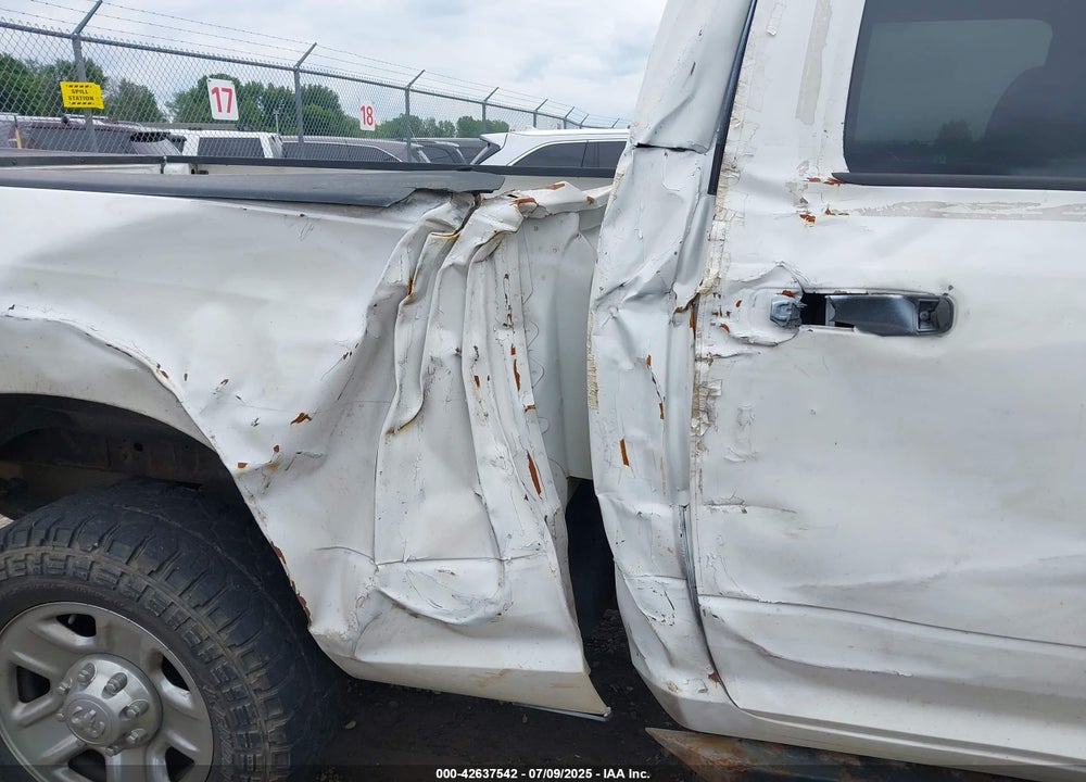2018 RAM 3500 TRADESMAN  4X4 6'4 BOX VIN: 3C63R3CL1JG239314
