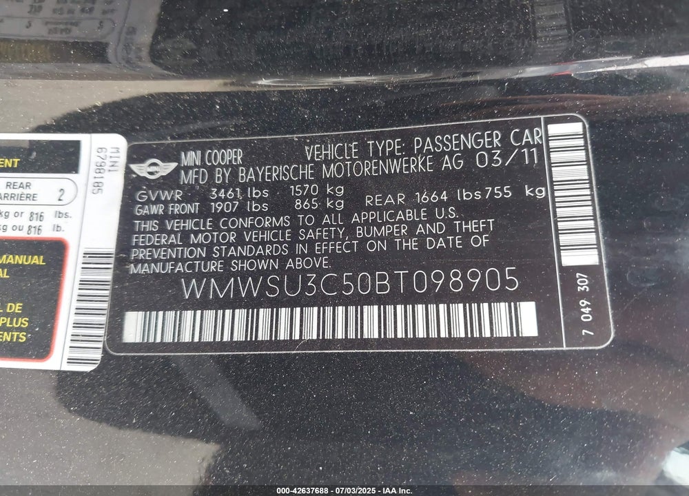 2011 MINI COOPER VIN: WMWSU3C50BT098905