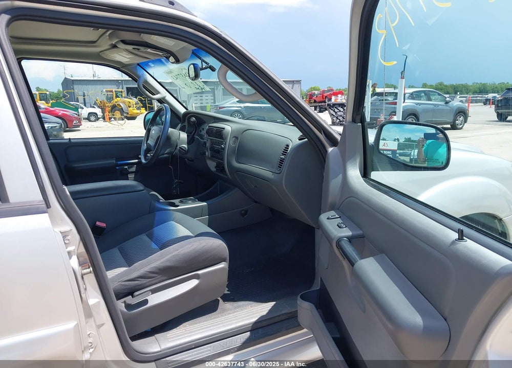 2004 FORD EXPLORER SPORT TRAC ADRENALIN/XLS/XLT VIN: 1FMZU77K64UA98358