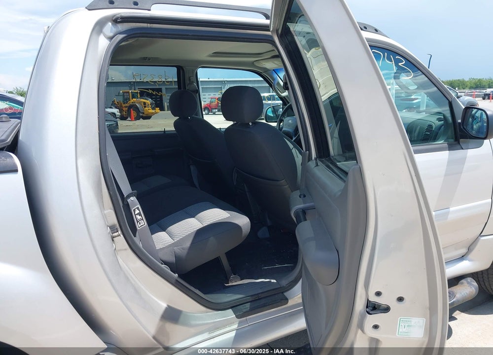 2004 FORD EXPLORER SPORT TRAC ADRENALIN/XLS/XLT VIN: 1FMZU77K64UA98358