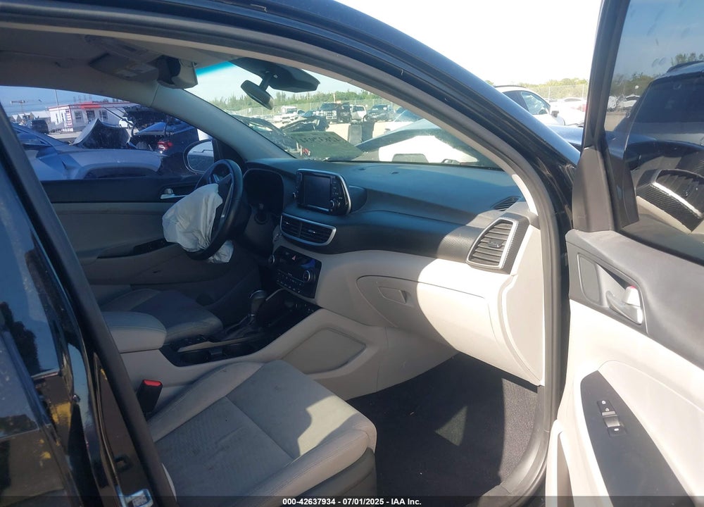 2021 HYUNDAI TUCSON VIN: KM8J33AL0MU308575