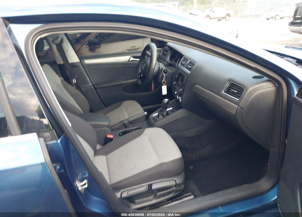 2017 VOLKSWAGEN JETTA VIN: 3VW2B7AJ4HM326716
